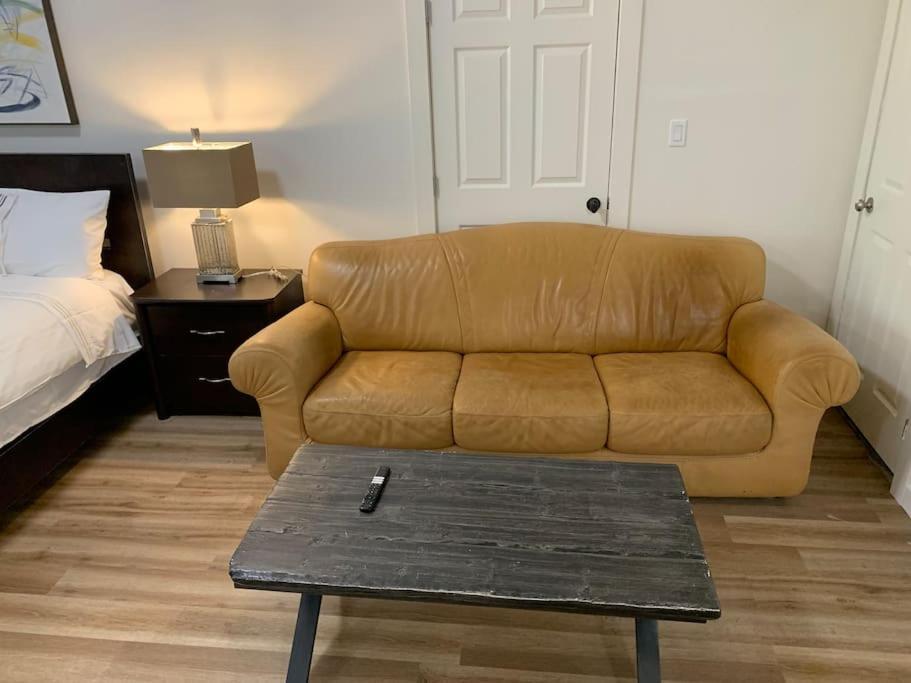Country Studio Pet Friendly Port Alberni Exteriör bild